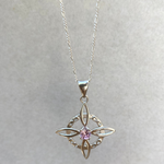 Collar Nudo de Bruja Circón Rosa Francia